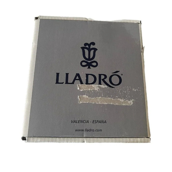 LLADRO #6652 "Kitty Care" Mother Cat in Basket w/ Kittens original box. New - Picture 13 of 13